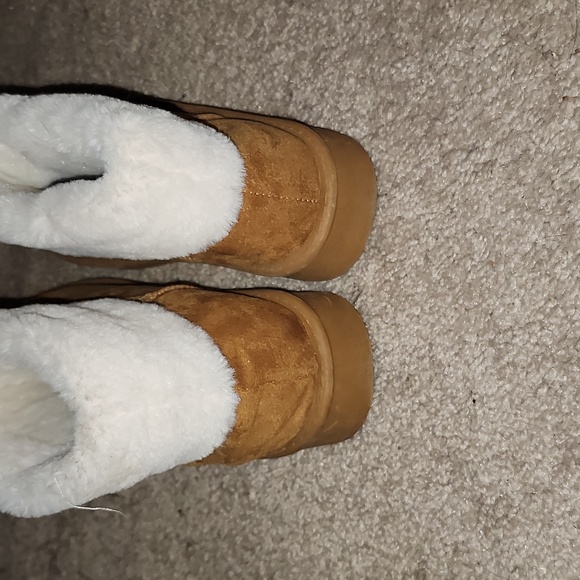 CHINESE LAUNDRY Tan Seude and Lamb's Wool Slip On Boots, NWOT, Size 10M - Picture 2 of 6